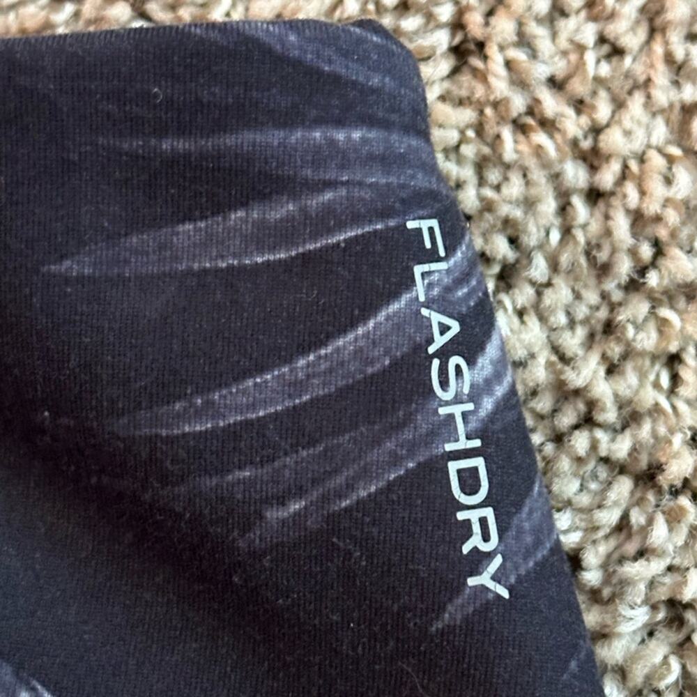 North Face women’s size S black, & white patterned leggings, flash dry, EUC - Picture 5 of 11